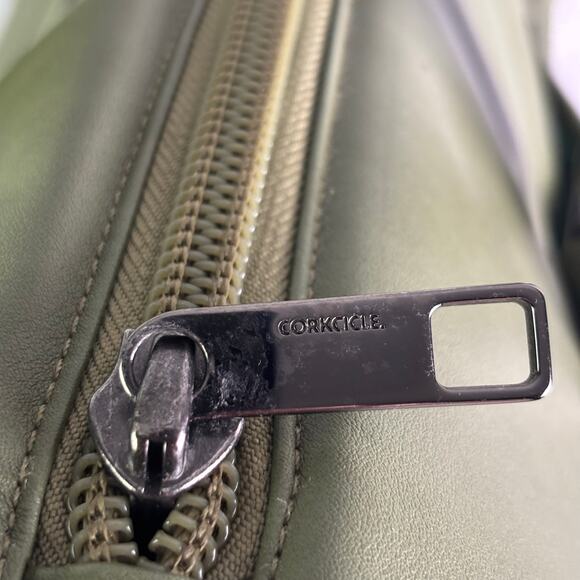 CORKCICLE “Ivanhoe Duffle 24” Green Cooler Bag - Picture 5 of 12